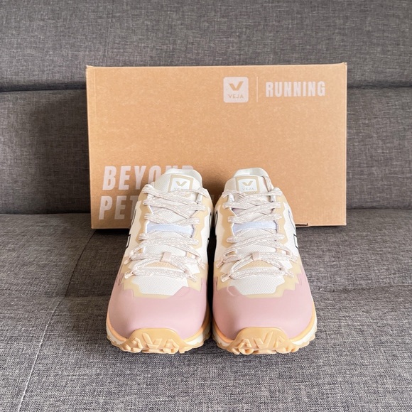 Veja Fitz Roy Sneakers - Picture 4 of 4